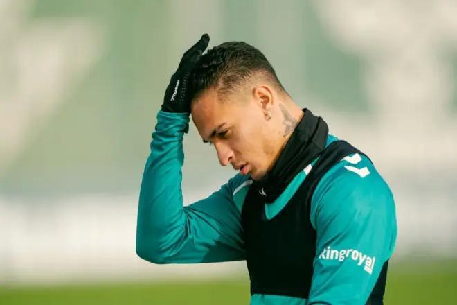 华体会体育官方-马卡：安东尼是以发烧状态出战塞维利亚，目前已经恢复健康