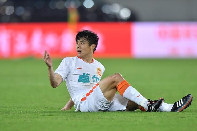 hth-蒿俊闵时隔20年回乡作战 拼尽全力武汉仍8轮不胜